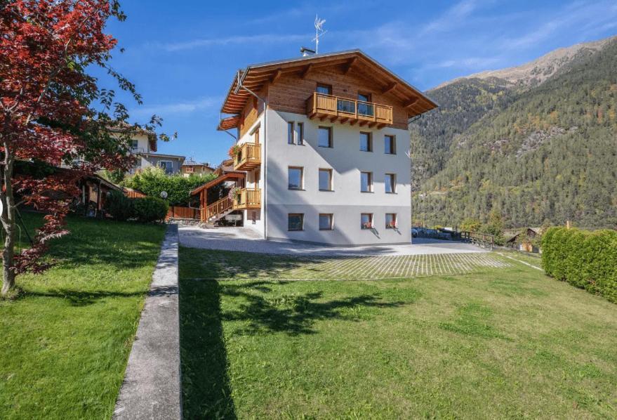 Appartamenti Penasa Renato Commezzadura Exterior foto